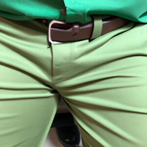 áo Xanh Lá Mặc Với Quần Màu Gì