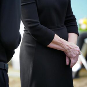 đi đám Ma Mặc áo Màu Gì