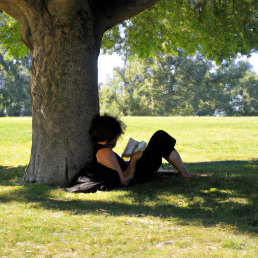 Thư giãn với cuốn sách yêu thích và tìm lại sự cân bằng tinh thần trong công viên xanh mát.