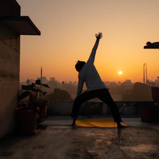 Người đàn ông tập yoga trên một tòa nhà cao tầng vào lúc bình minh