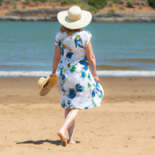 Trang phục hè nhẹ nhàng và tươi trẻ của phụ nữ trung niên, tạo nên vẻ đẹp tinh khôi trên bãi biển