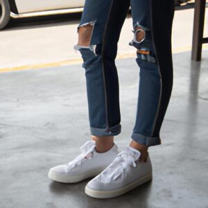 Quần Jean ống Rộng Kết Hợp Với Giày Gì