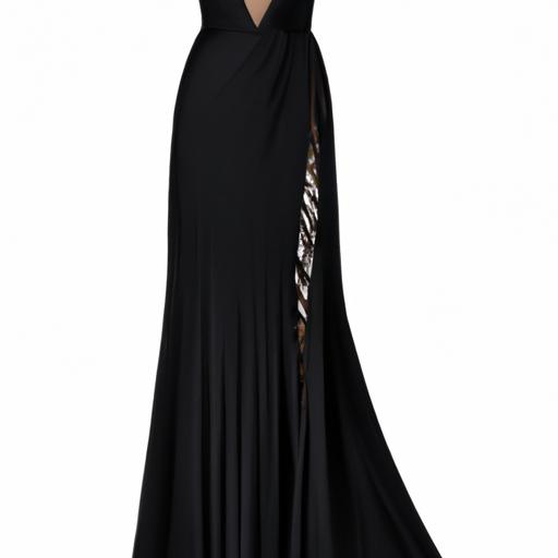 Một chiếc váy đen cổ điển với tạo hình xẻ cao là sự lựa chọn lý tưởng cho một sự kiện trang trọng.