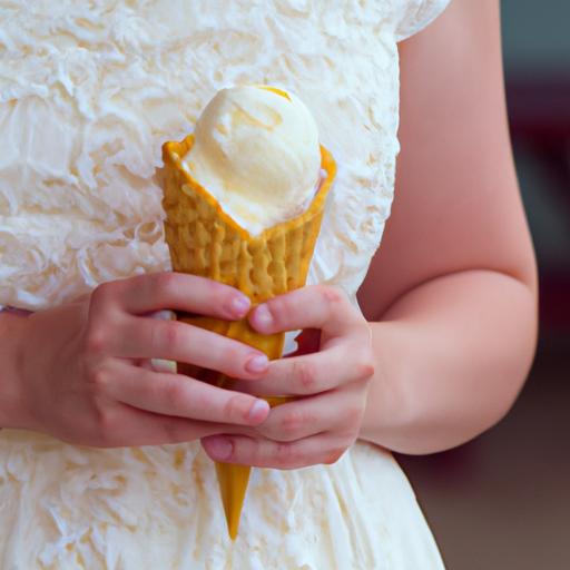 Tận hưởng kem trái cây với chiếc váy trắng tinh khôi
